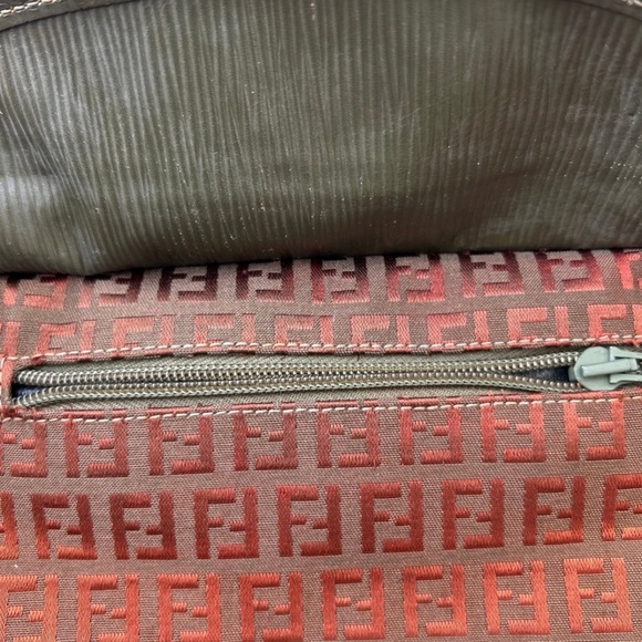 Fendi crossbody RARE - Picture 7 of 8